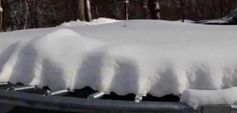 How to winterize a trampoline