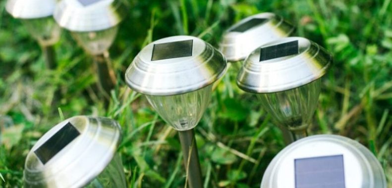 how to clean solar lights